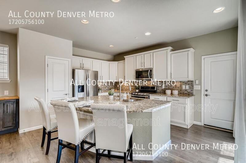 11908 Meade Ct - Photo 5 of 32