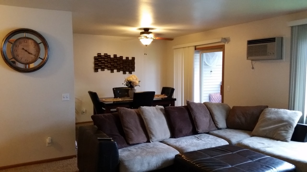 106 Lakewood Ter #3 - Photo 5 of 9