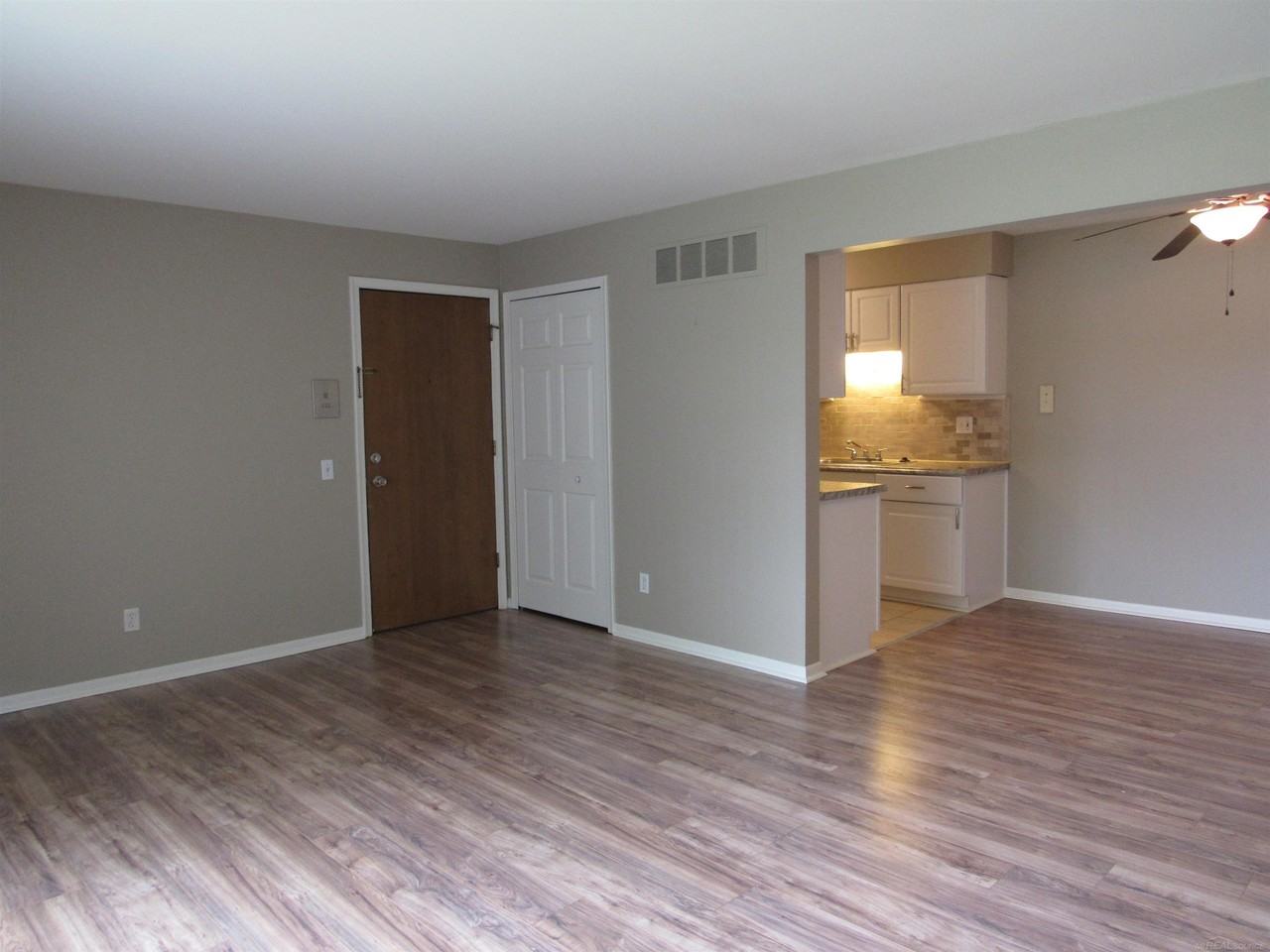 32700 Harper, Saint Clair Shores, MI 48082 1 Bedroom Condo for 950