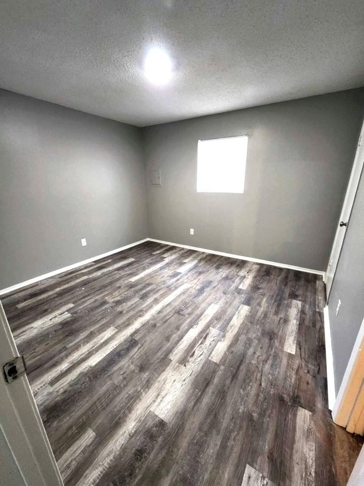 2120 W 30th Ave - Photo 2 of 6