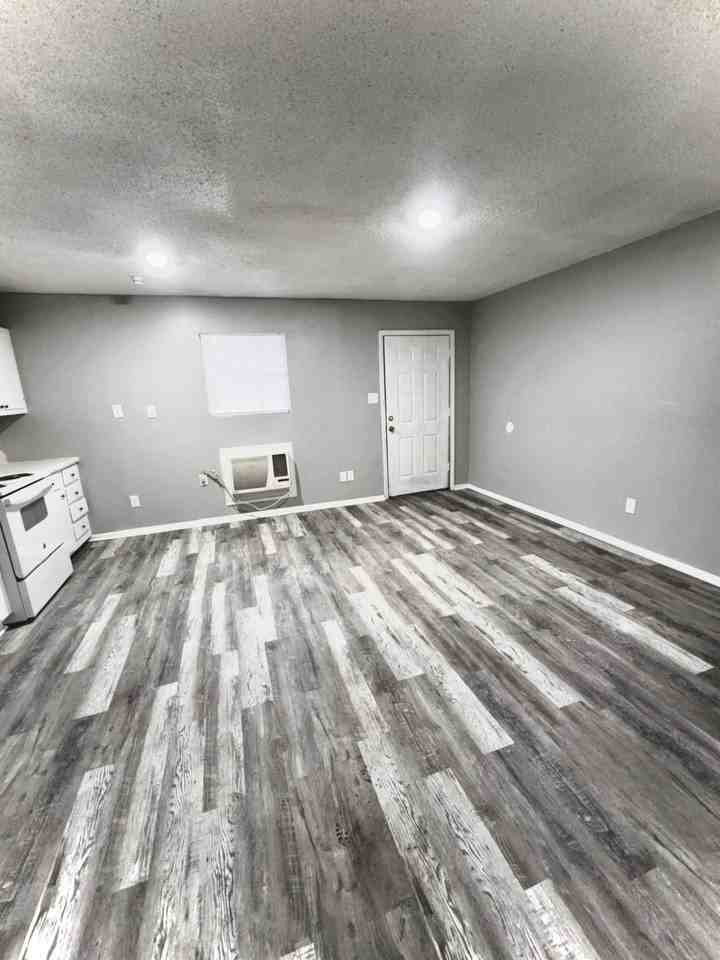 2120 W 30th Ave - Photo 4 of 6