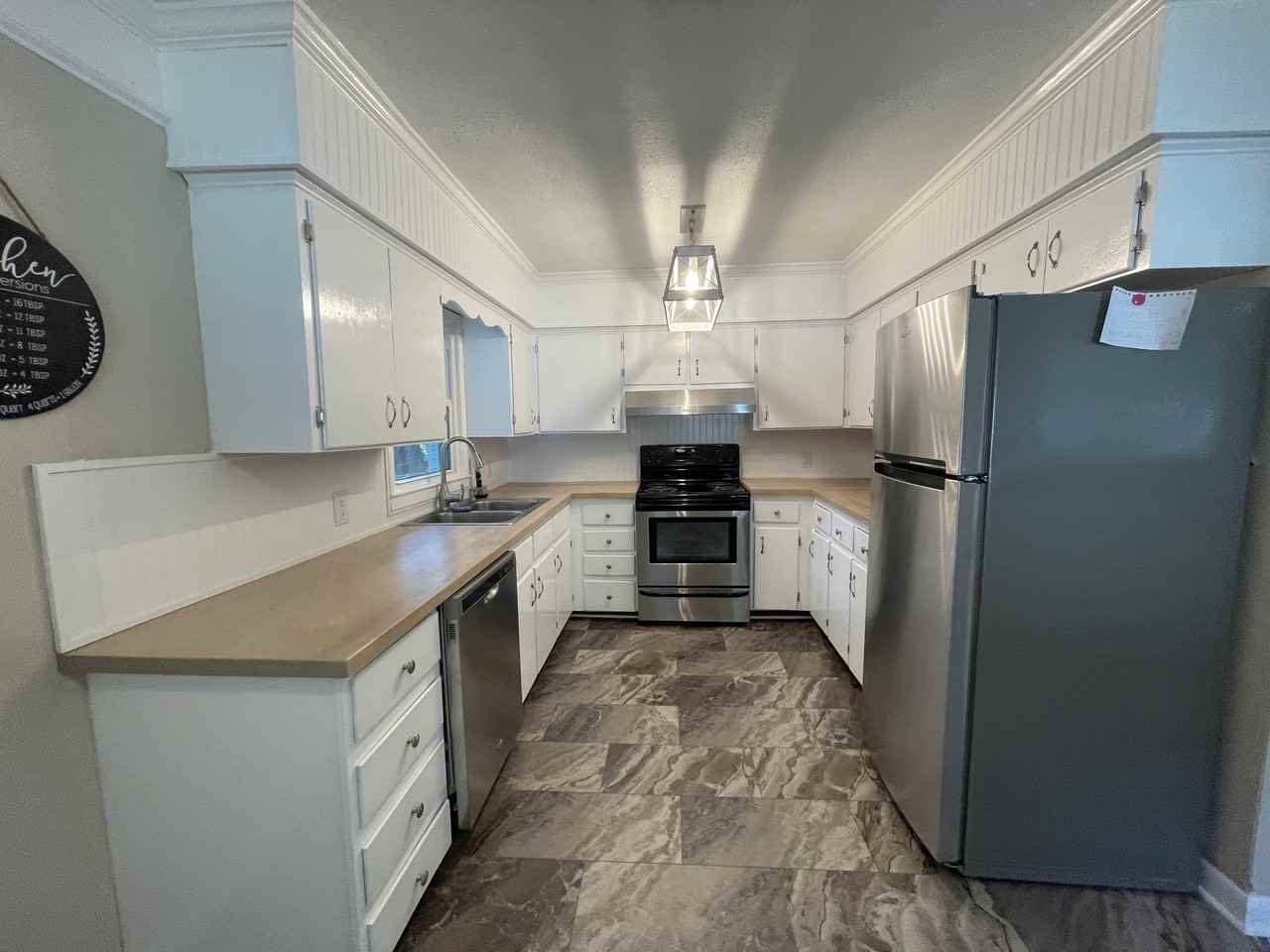406 Miller Ave - Photo 3 of 14