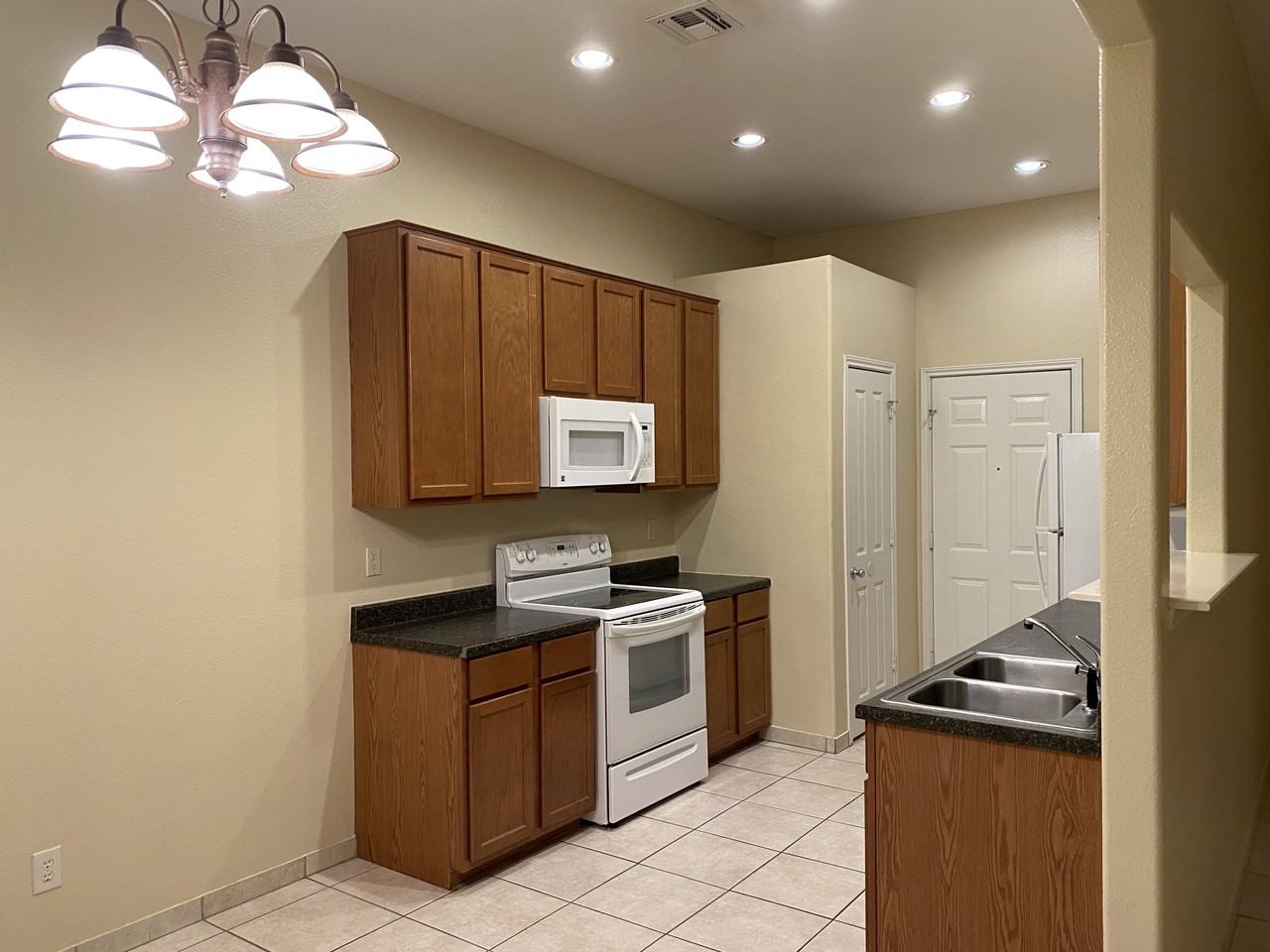 1409B Martin St - Photo 2 of 4