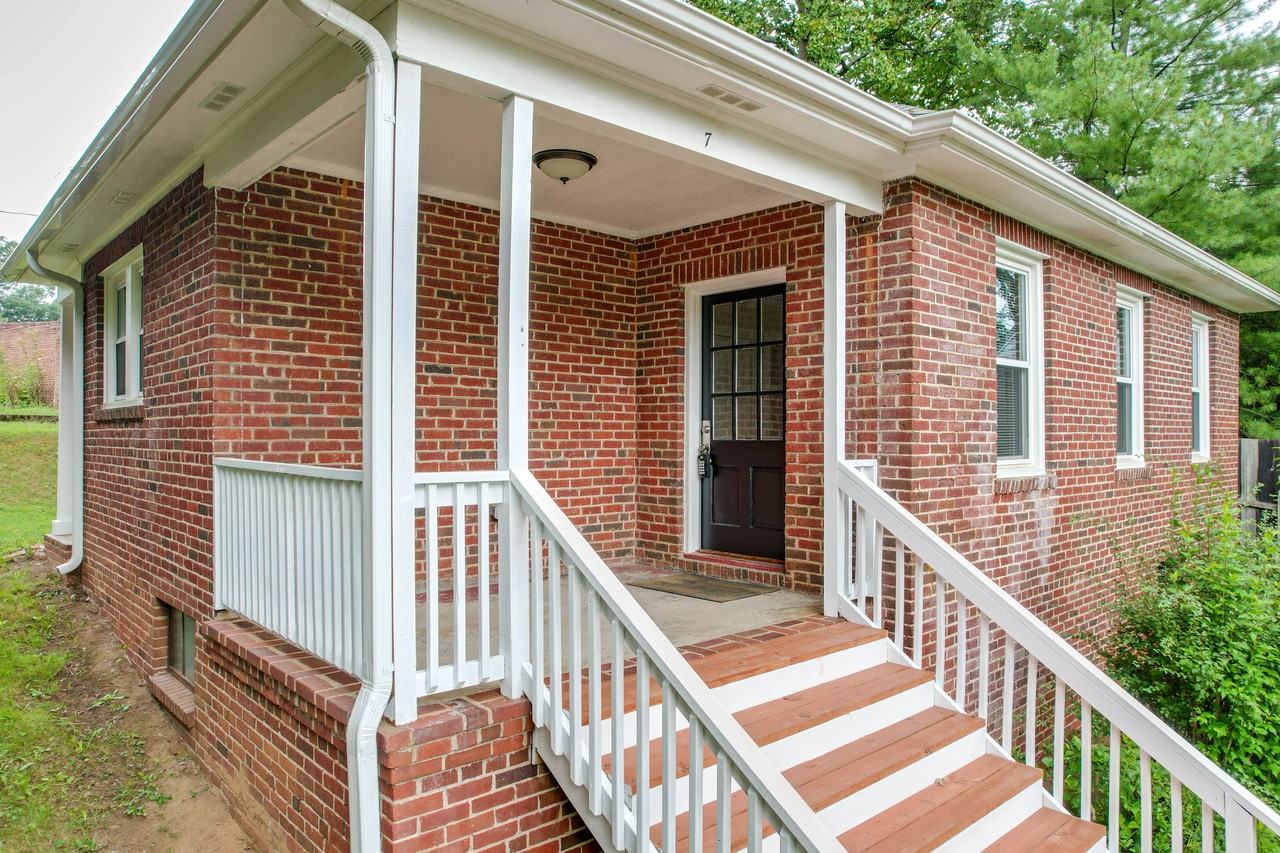 7 Enka Pine St - Photo 4 of 23