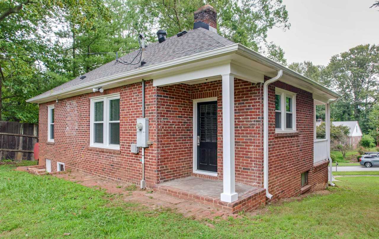 7 Enka Pine St - Photo 5 of 23