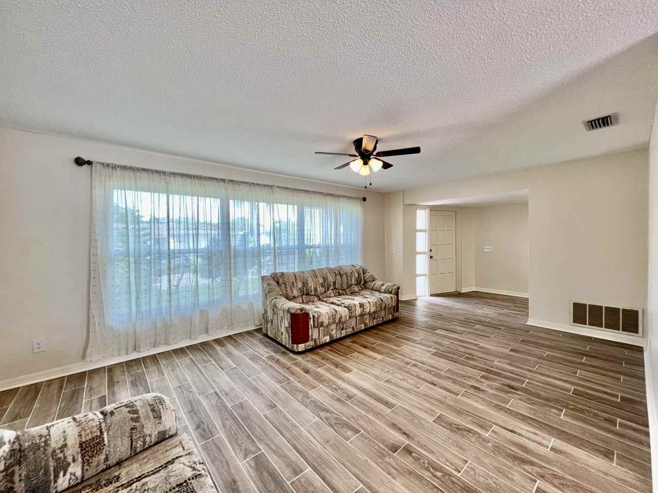 6 Tern Cv - Photo 3 of 31