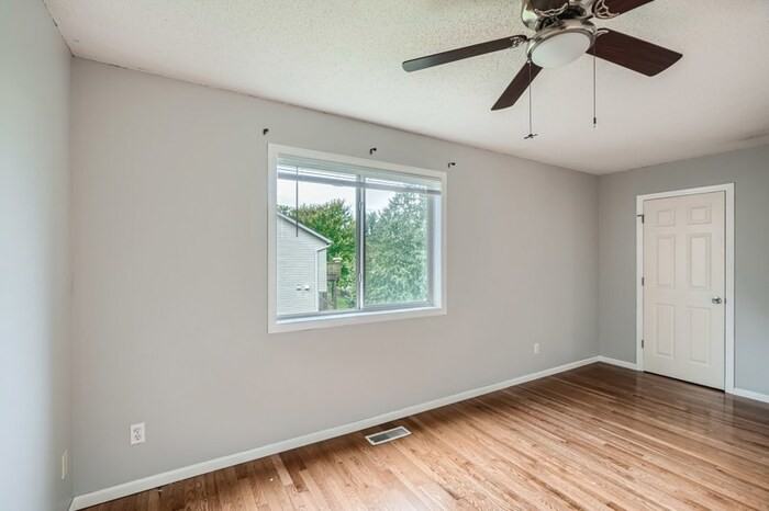 609 Sunset St - Photo 3 of 12