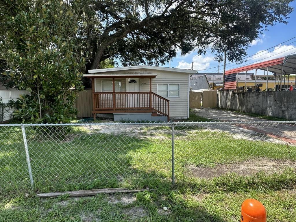 3609 E Mohawk Ave - Photo 2 of 14