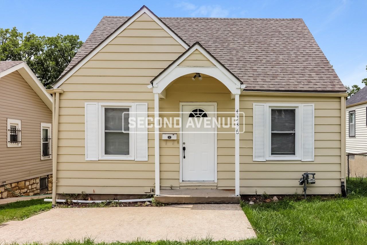 4336 Myrtle Ave - Photo 2 of 20