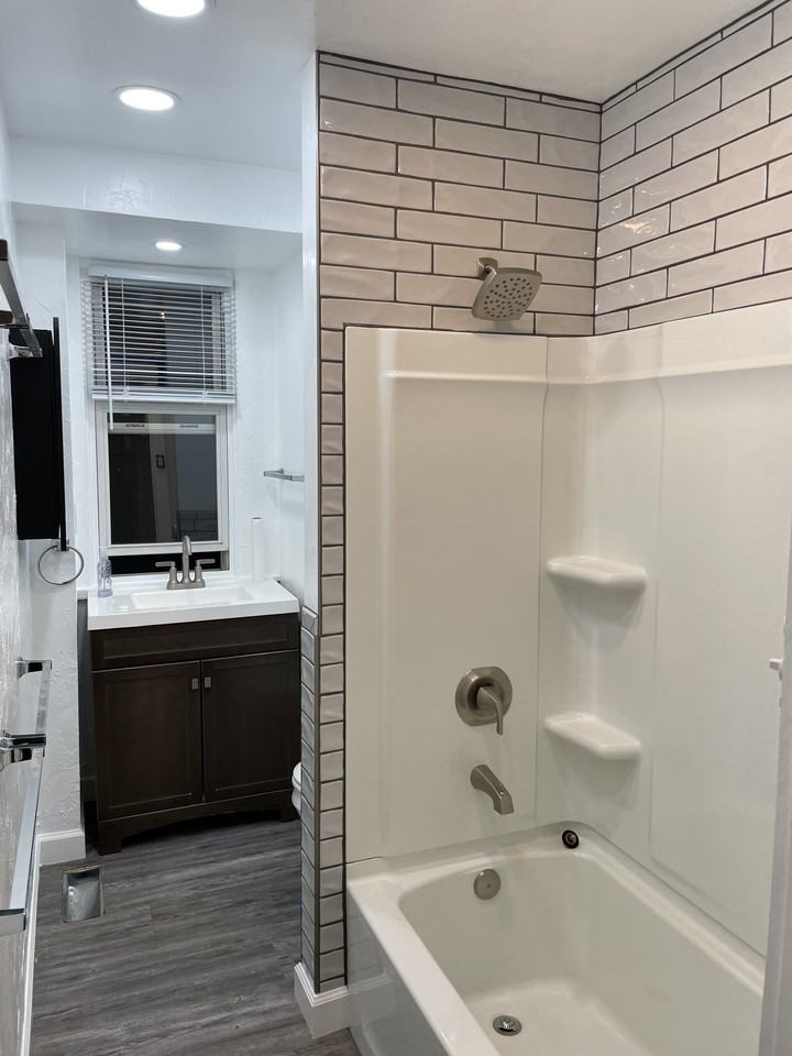 1210 W King St #1W - Photo 2 of 9