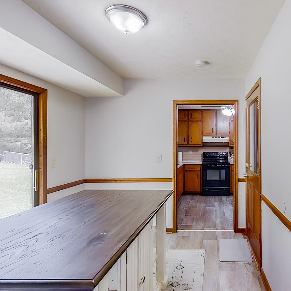 Sue Ln - Photo 5 of 14