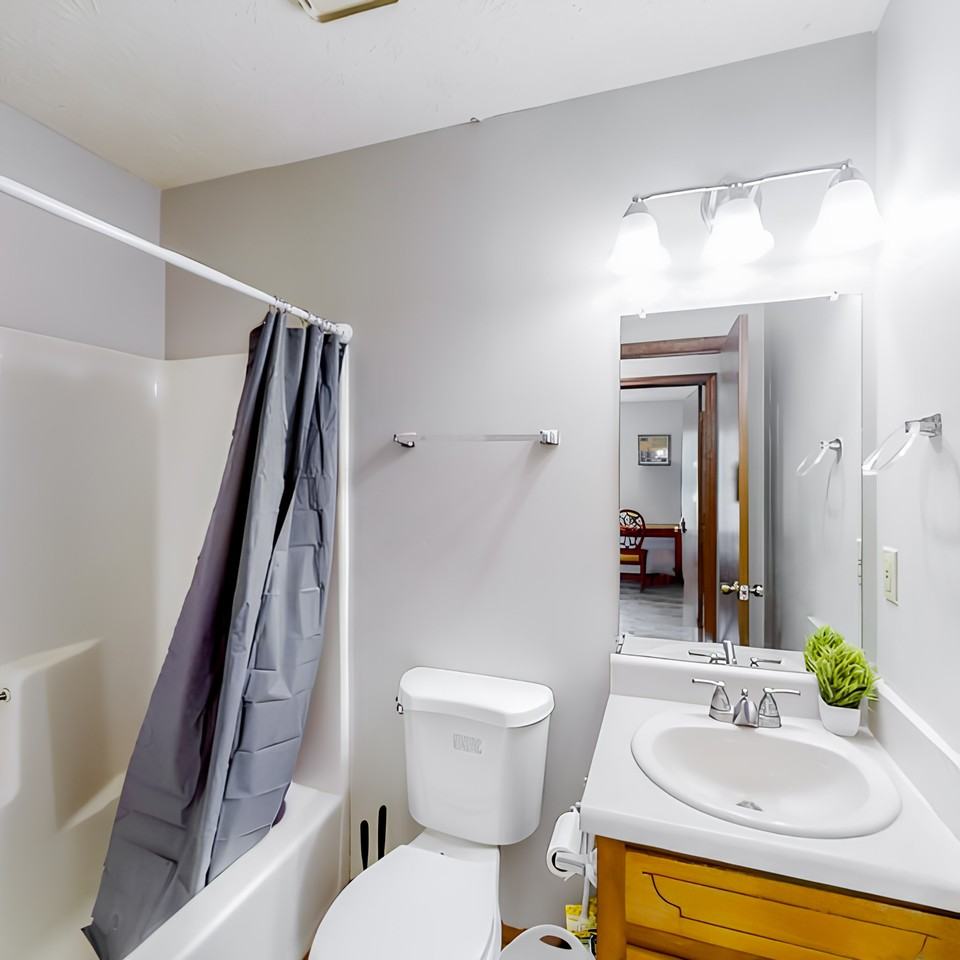 Sue Ln - Photo 2 of 12