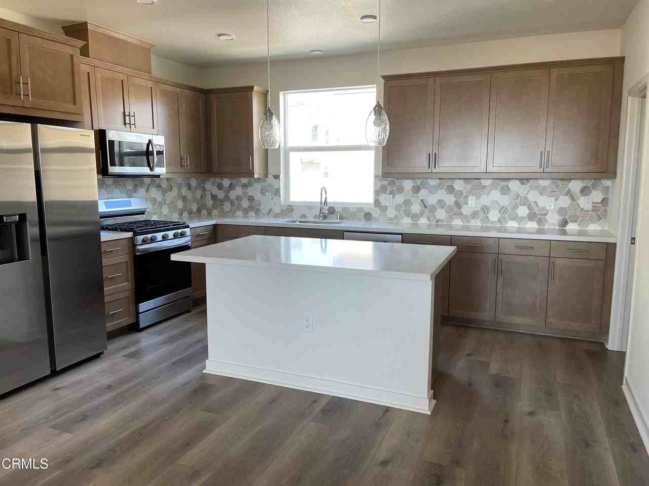 633 Winchester Dr - Photo 3 of 42