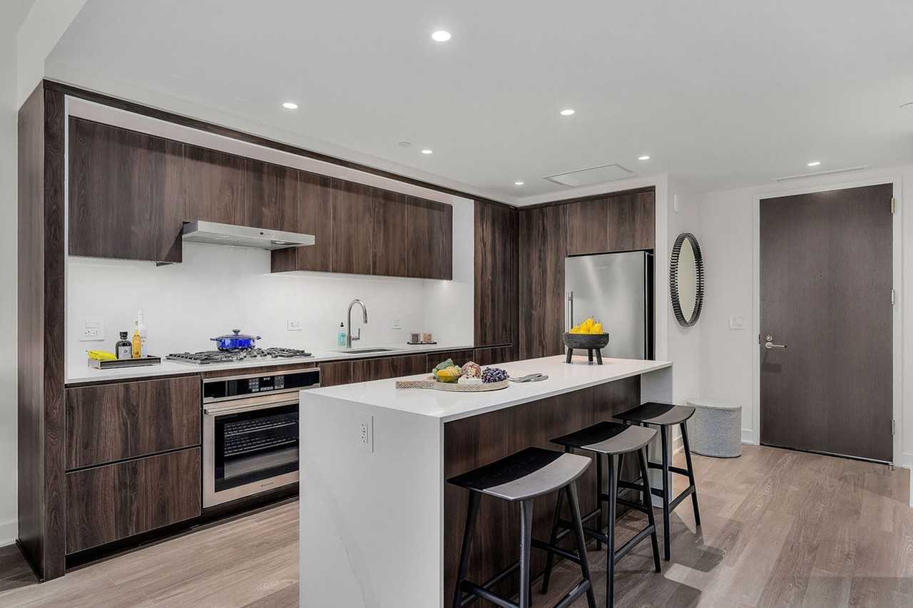 1000 South Capitol - Photo 2 of 37