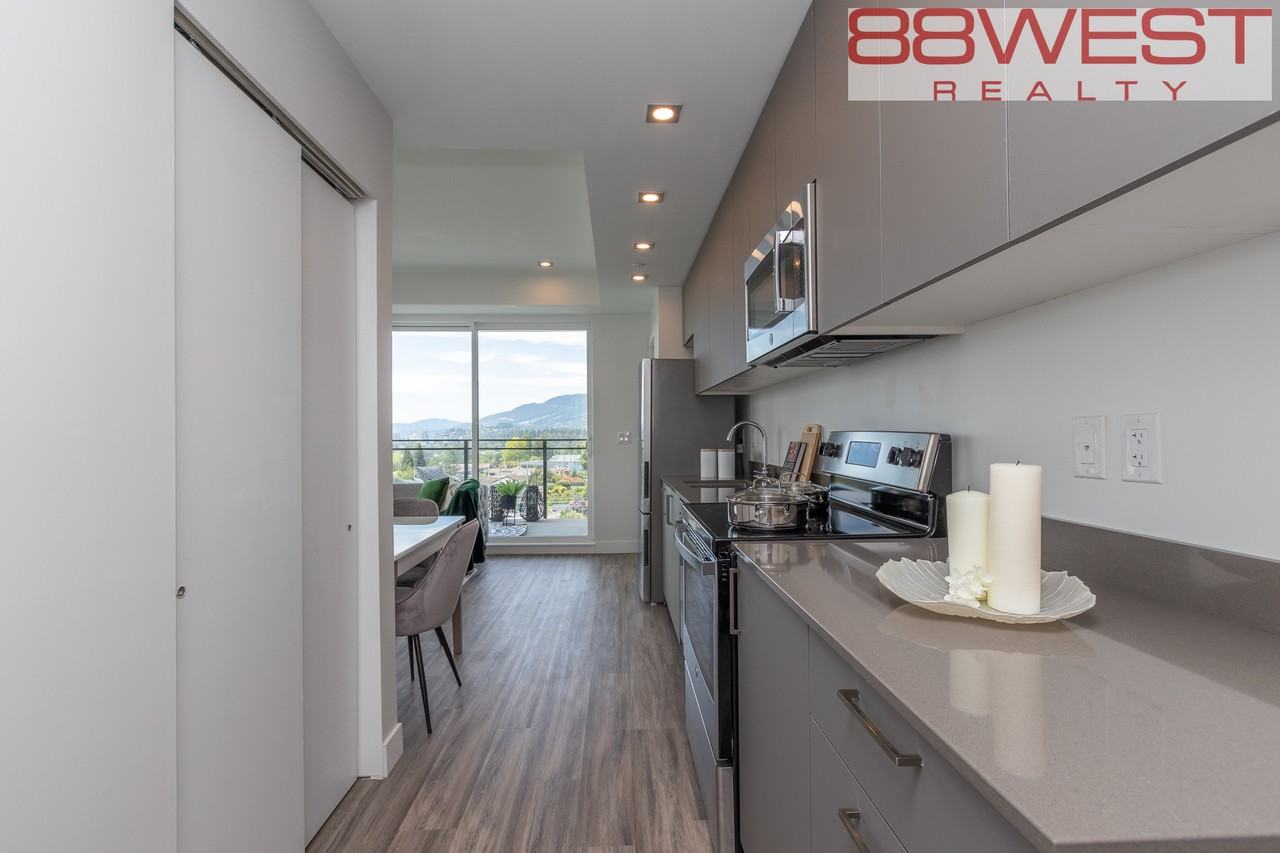 181 6th Street West #405 - Photo 3 of 31