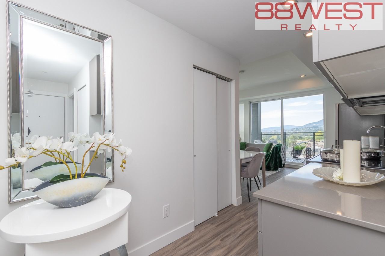 181 6th Street West #405 - Photo 4 of 31