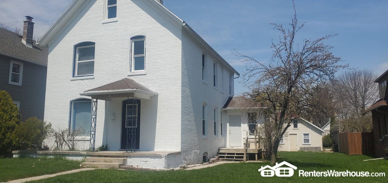 456 W Oakland Ave - Photo 2 of 10