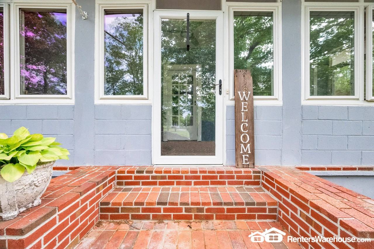 8720 Black Creek Rd - Photo 2 of 10
