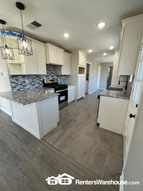 1309 Bard Ct - Photo 3 of 10