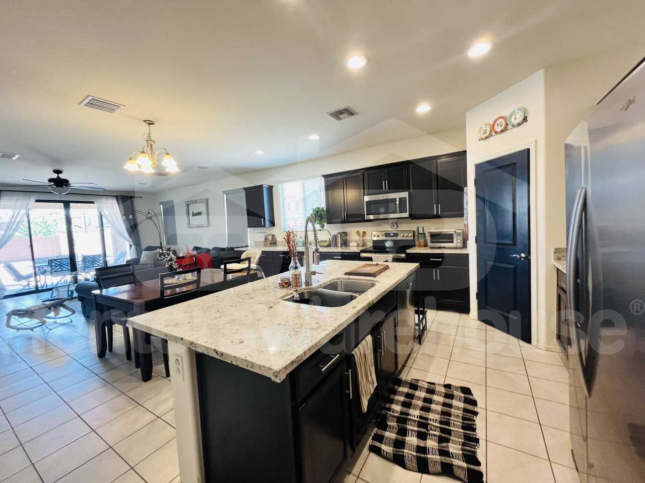 18465 W Fulton St - Photo 2 of 10