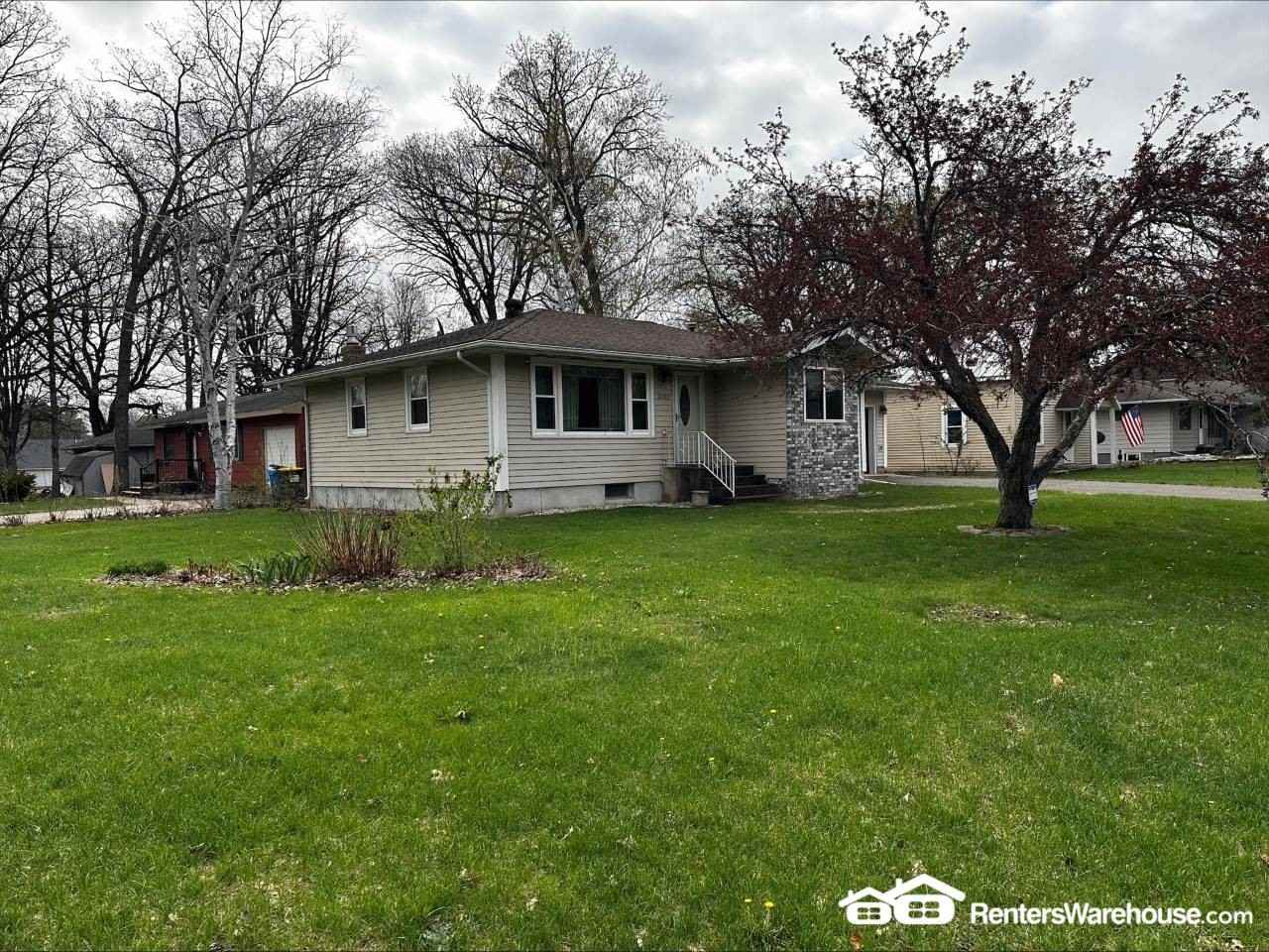 38983 2nd Ave - Photo 2 of 10