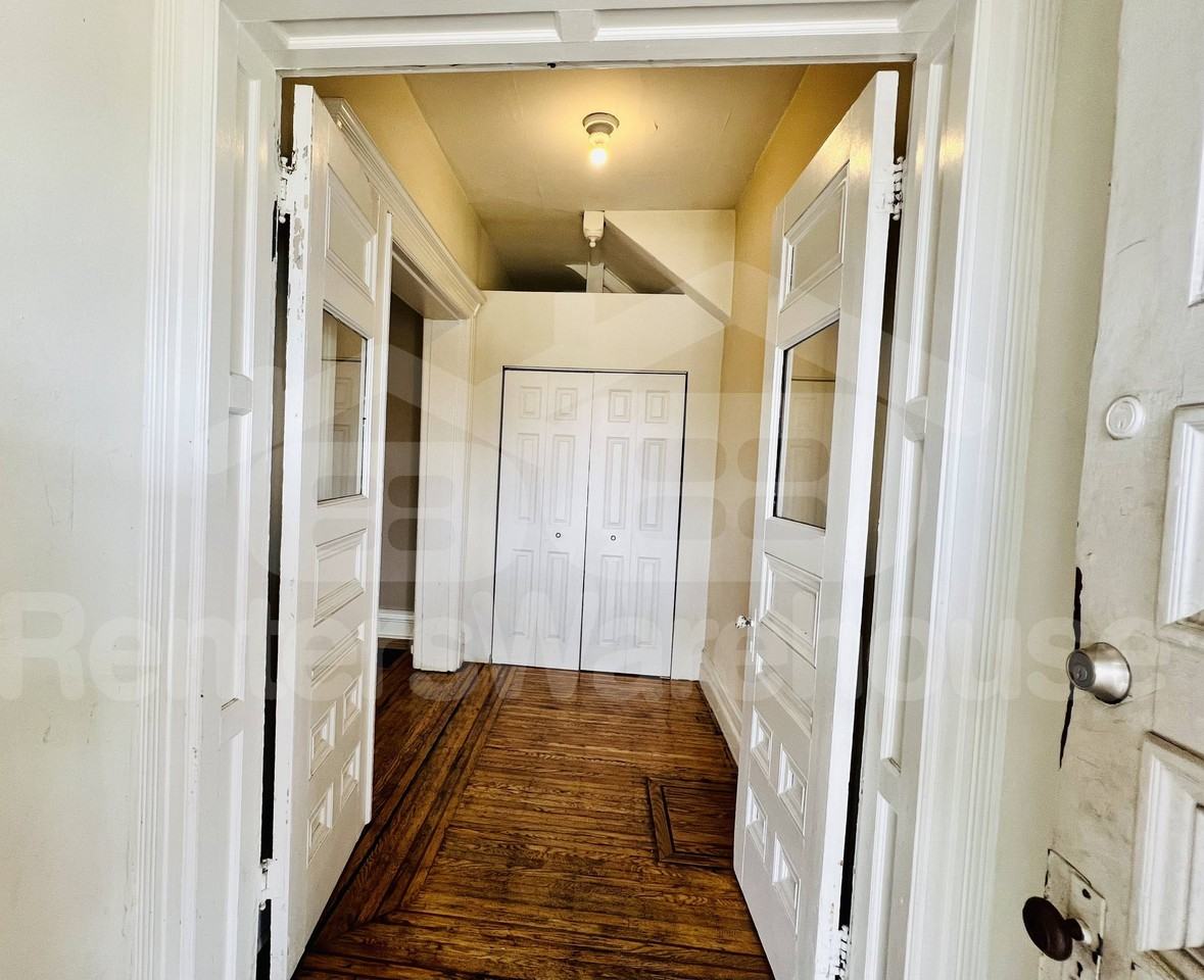 3116 Hennepin Ave - Photo 3 of 10