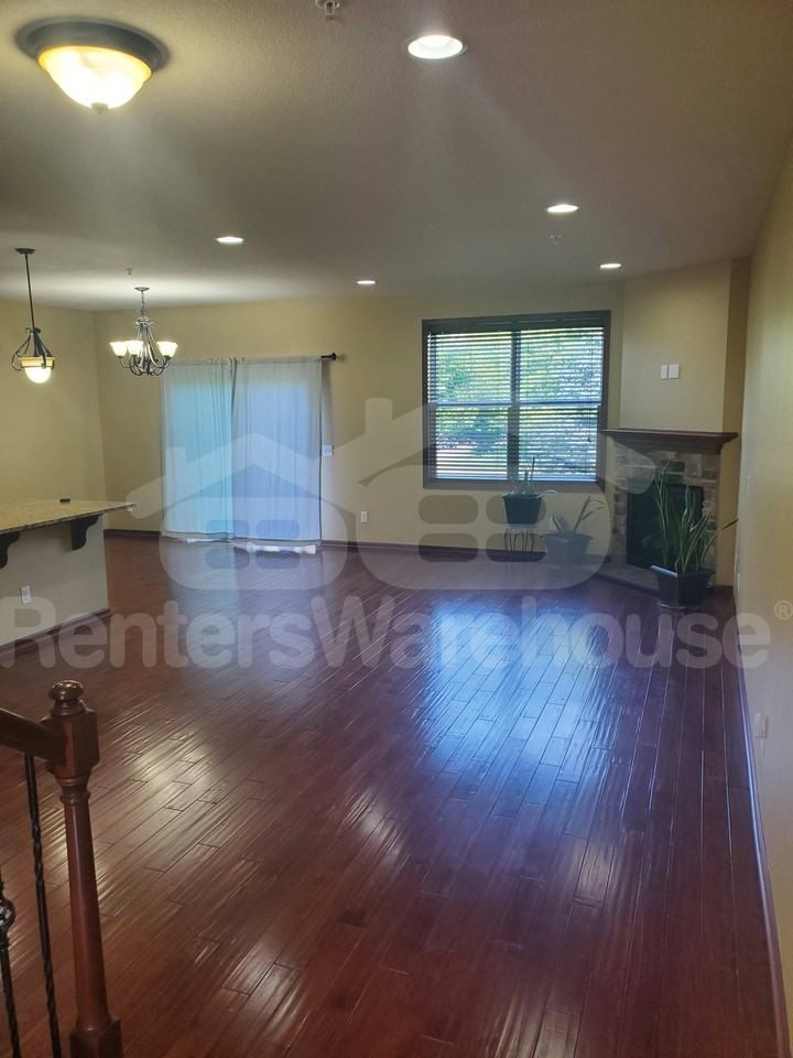 9536 Declaration Dr - Photo 2 of 10