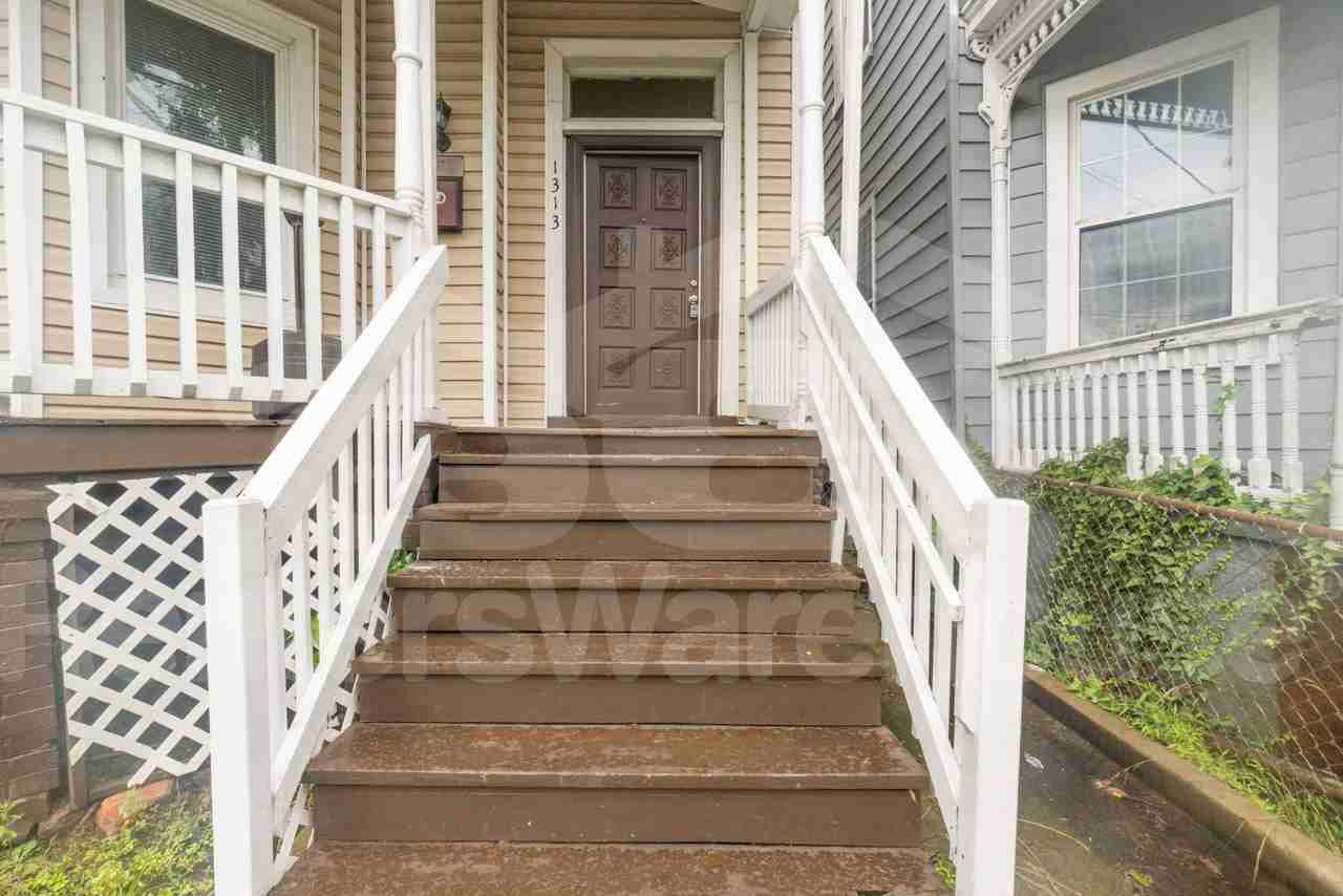 1313 N 20th St - Photo 3 of 10