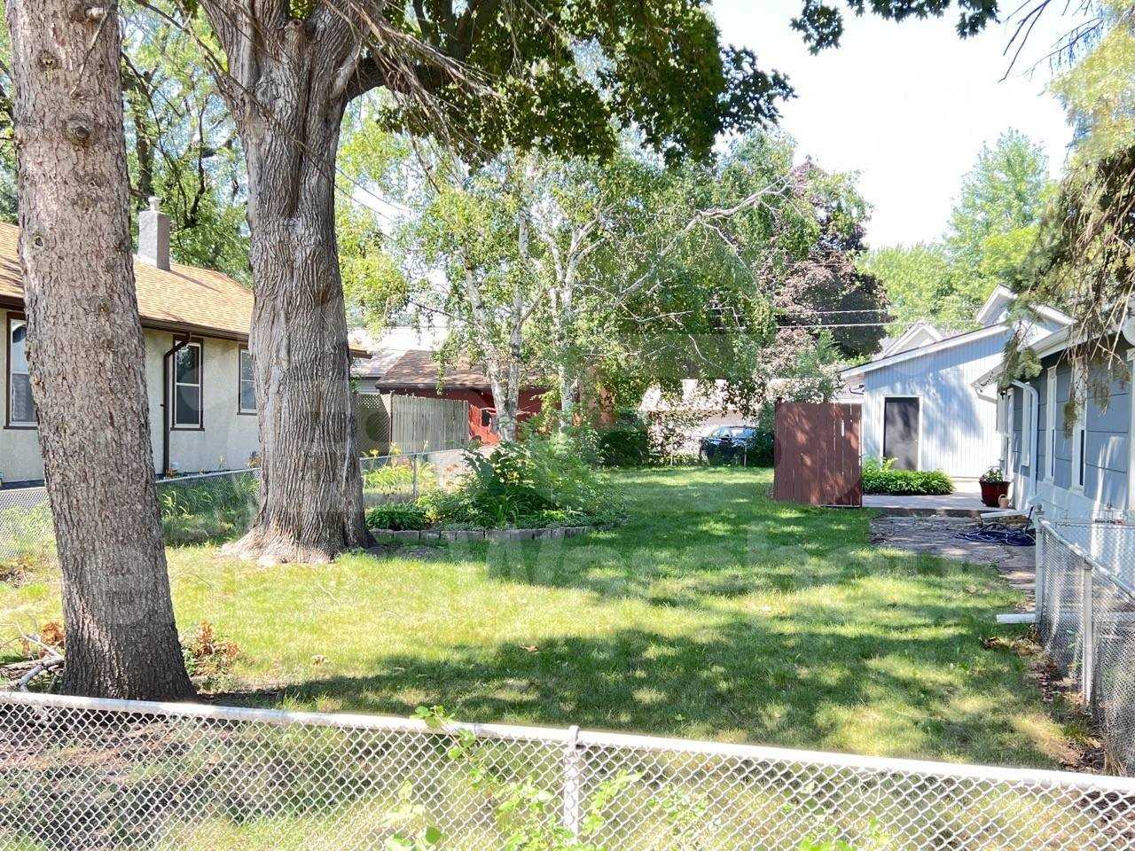 2634 California St Ne - Photo 3 of 10