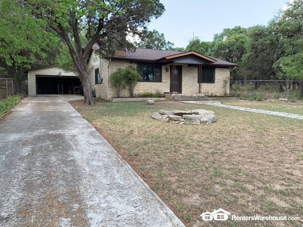 1017 Stagecoach Dr - Photo 3 of 10