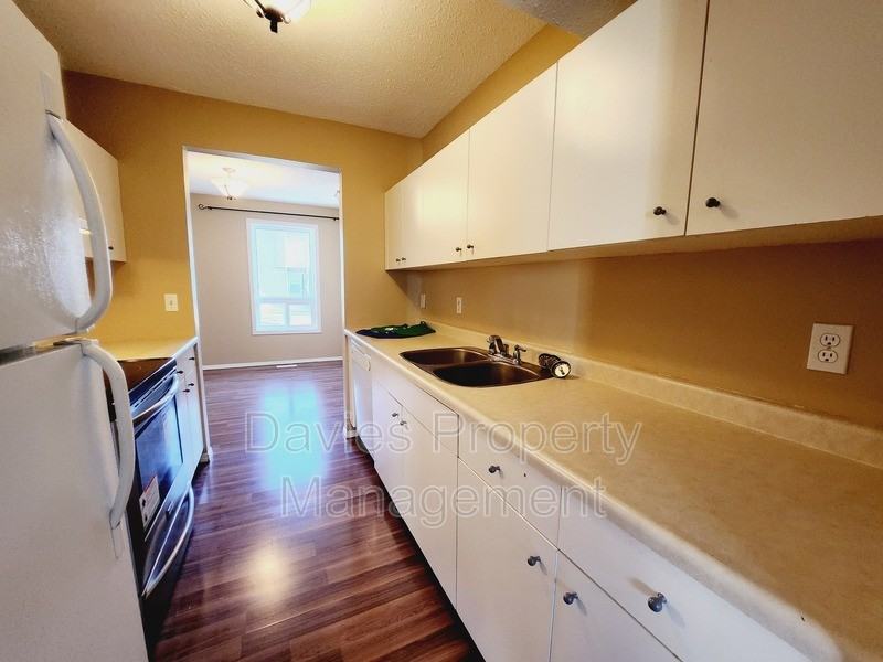 636 Saddleback Rd Nw - Photo 3 of 16