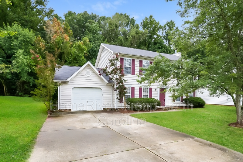 1608 Coventry Woods Ct - Photo 3 of 18