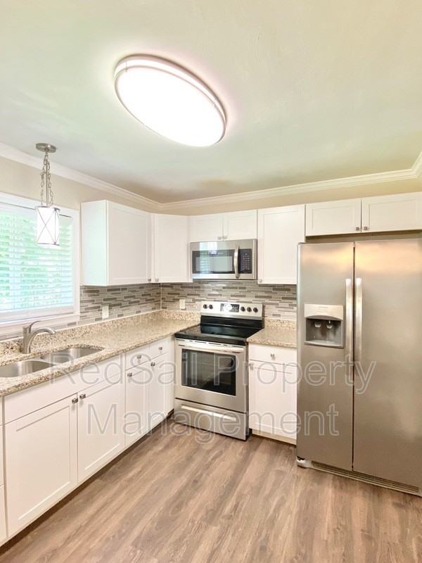 37 Pennwood Dr - Photo 6 of 17