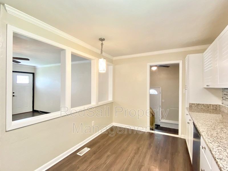 37 Pennwood Dr - Photo 7 of 17