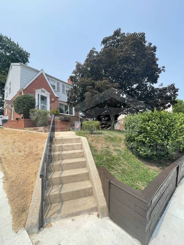 8216 Edwill Ave - Photo 3 of 30