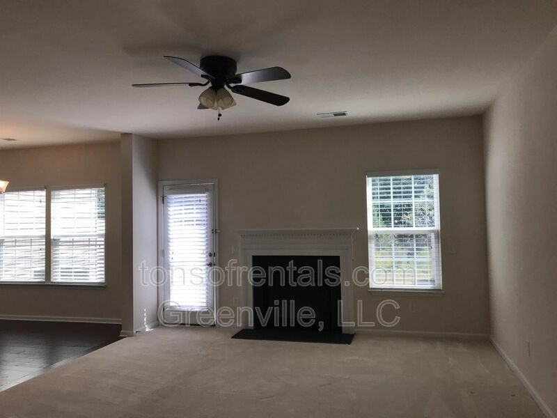 355 Bellerive Dr - Photo 4 of 18