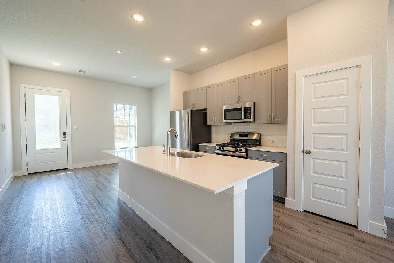 Mission On Ascension - Photo 7 of 19