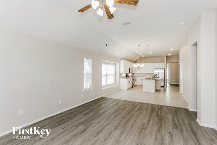 2540 Old Buck Dr - Photo 3 of 16