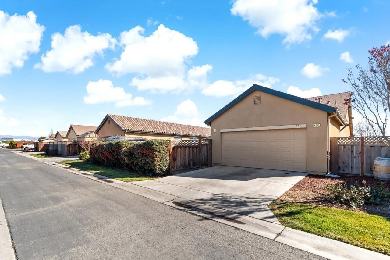 450 Lewis St #NA - Photo 2 of 21