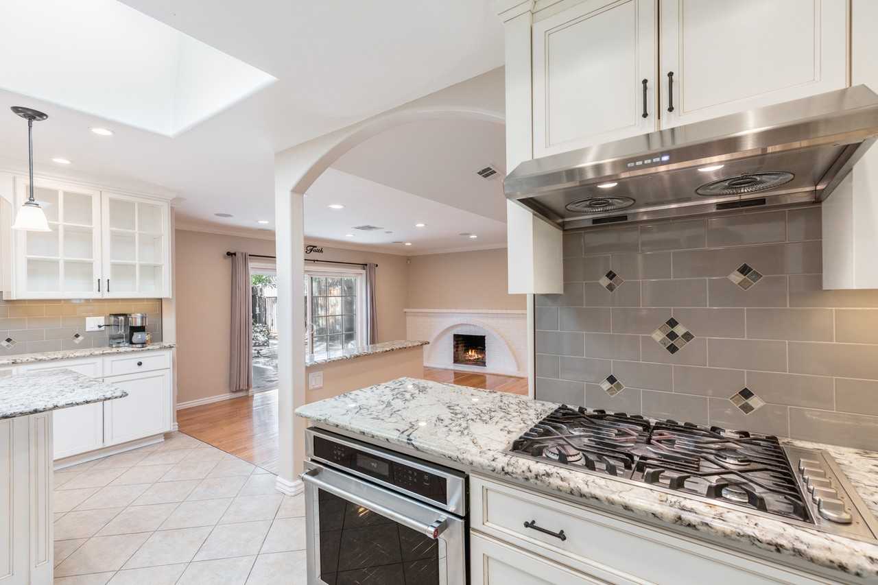 2989 Rossmore Ln #NA - Photo 2 of 29