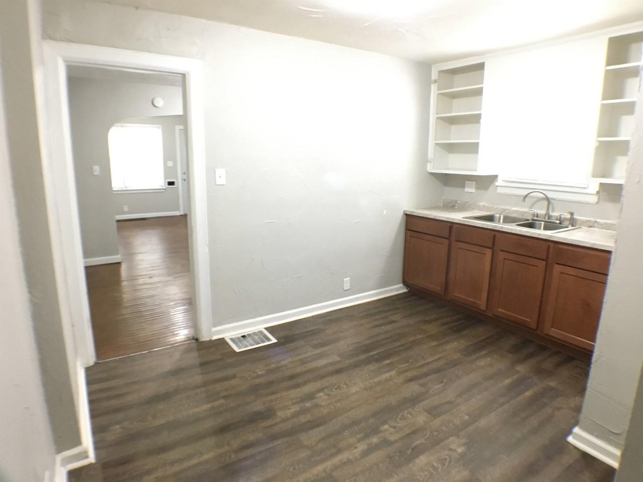 523 N Temple Ave #523 - Photo 7 of 14