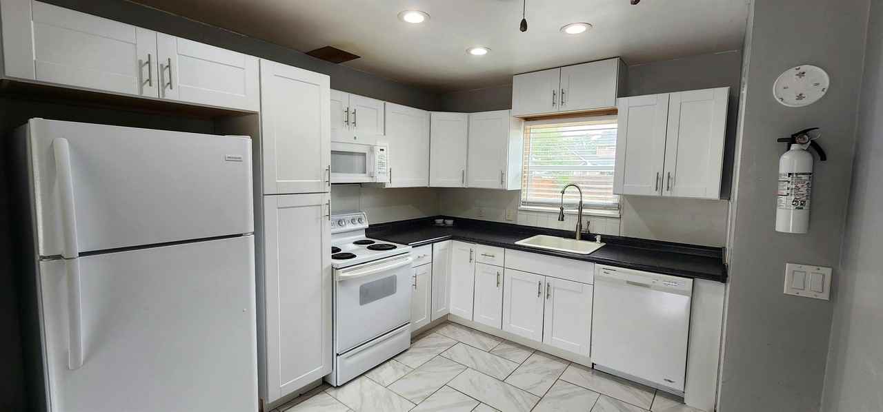 1722 S Owyhee St #1 - Photo 7 of 18