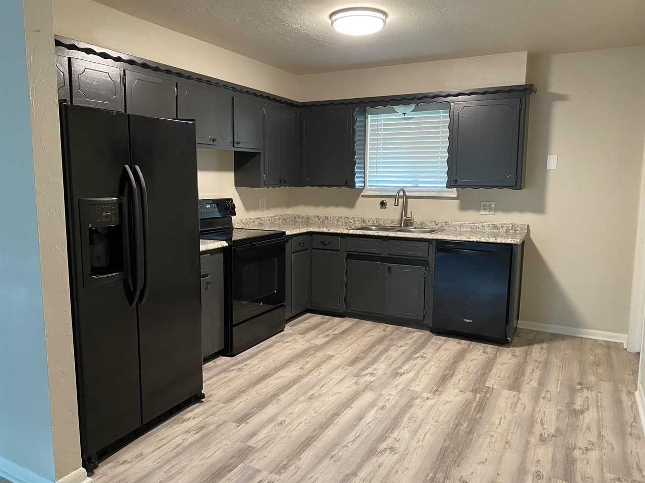 205 S Bristow Ave #1 - Photo 2 of 12