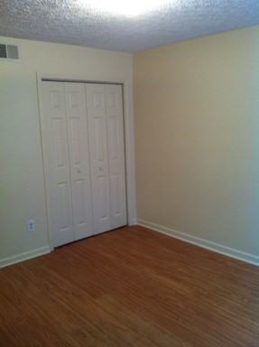 341 W Griffin St - Photo 3 of 5