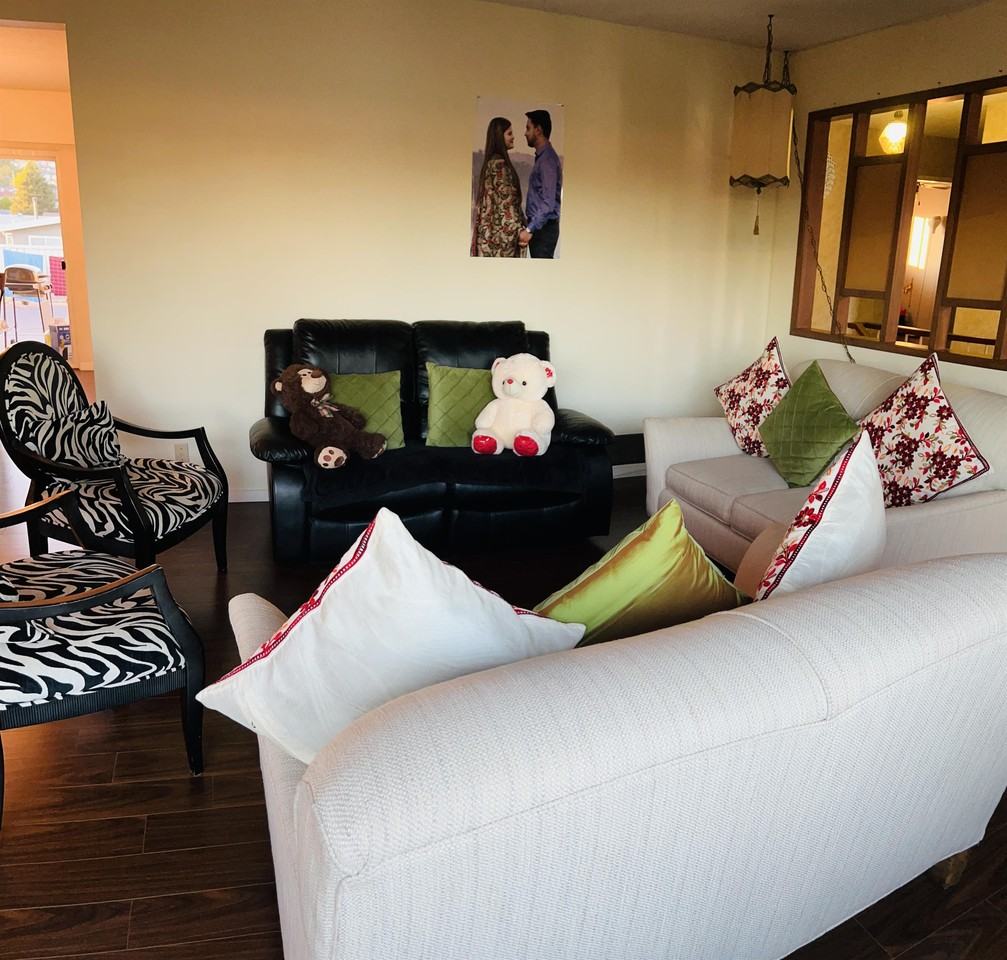 5455 Meadedale Dr #1 - Photo 3 of 19