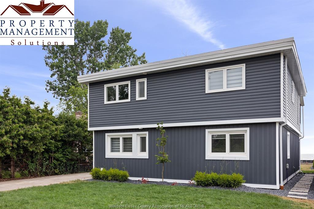 1294 SHORELINE AVENUE, UPPER - Photo 3 of 16