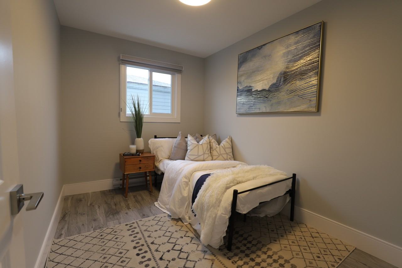 1294 SHORELINE AVENUE, UPPER - Photo 7 of 16