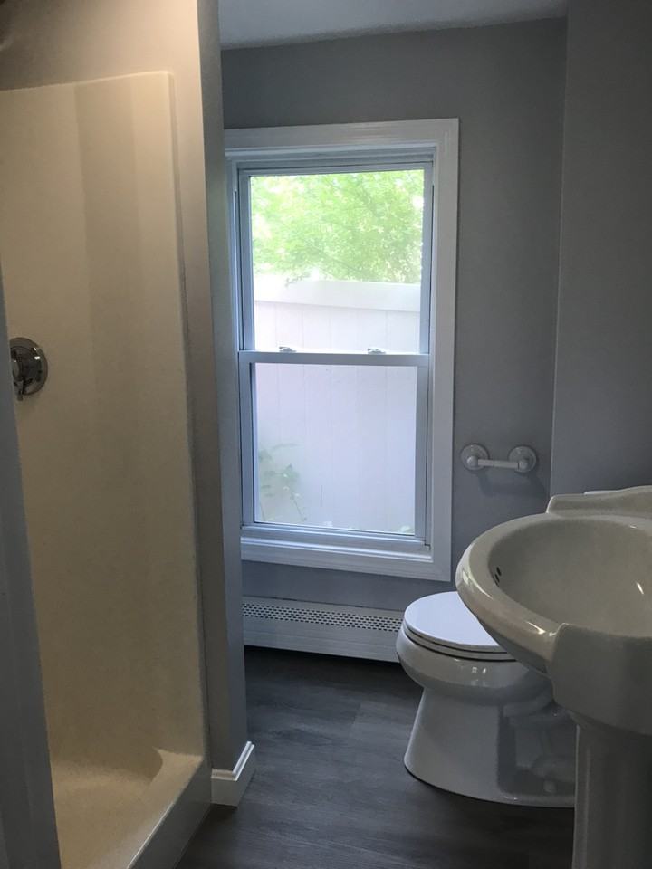 618 Main St - Photo 3 of 18