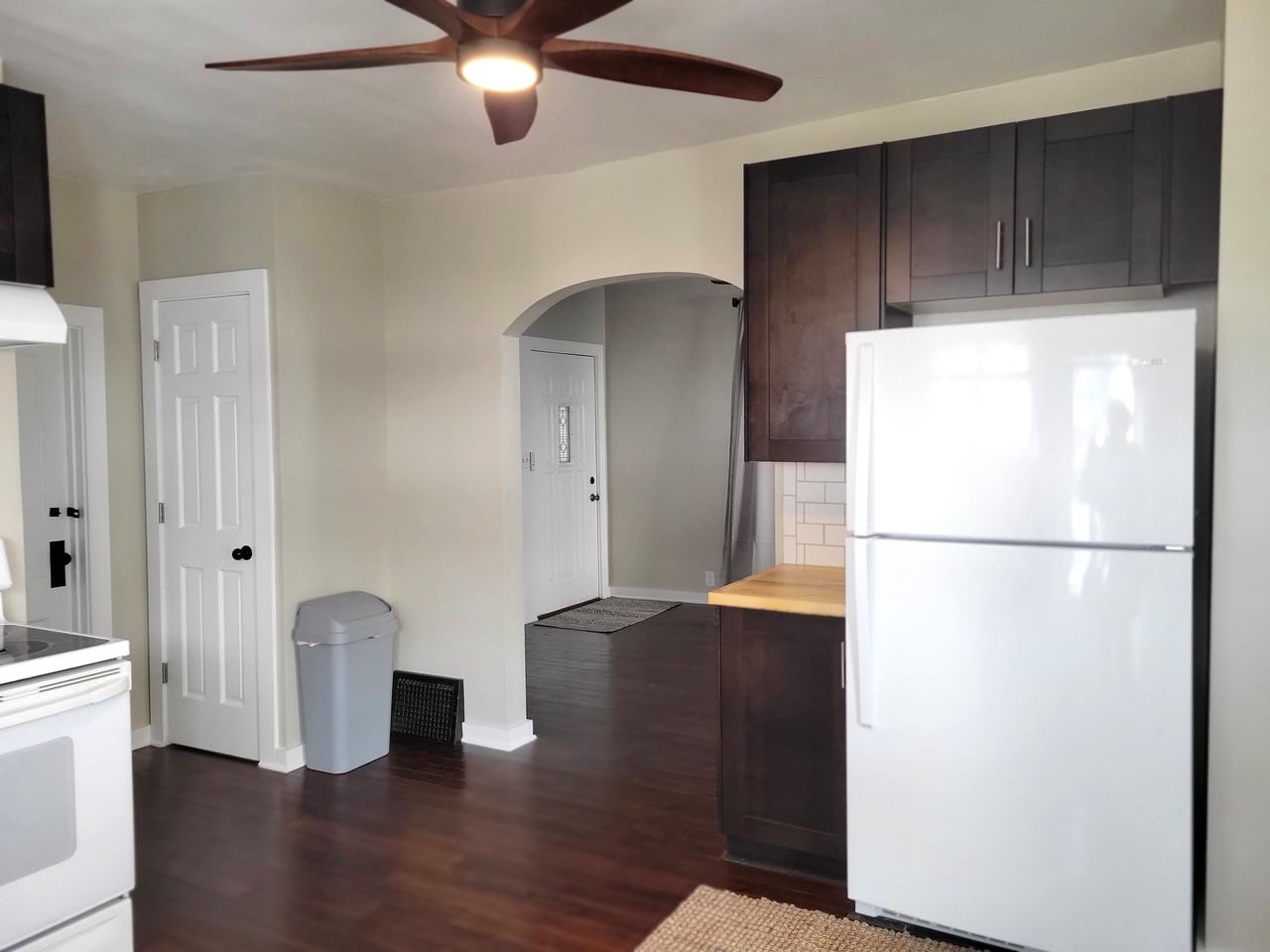 110 W Candise St #110 - Photo 3 of 16