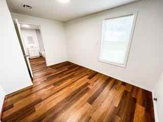 705 S B Ave - Photo 2 of 10